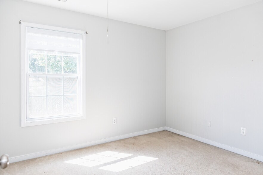 Building Photo - 9023 Jeans Grove Ln