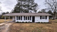 Building Photo - 210 Crescent Dr