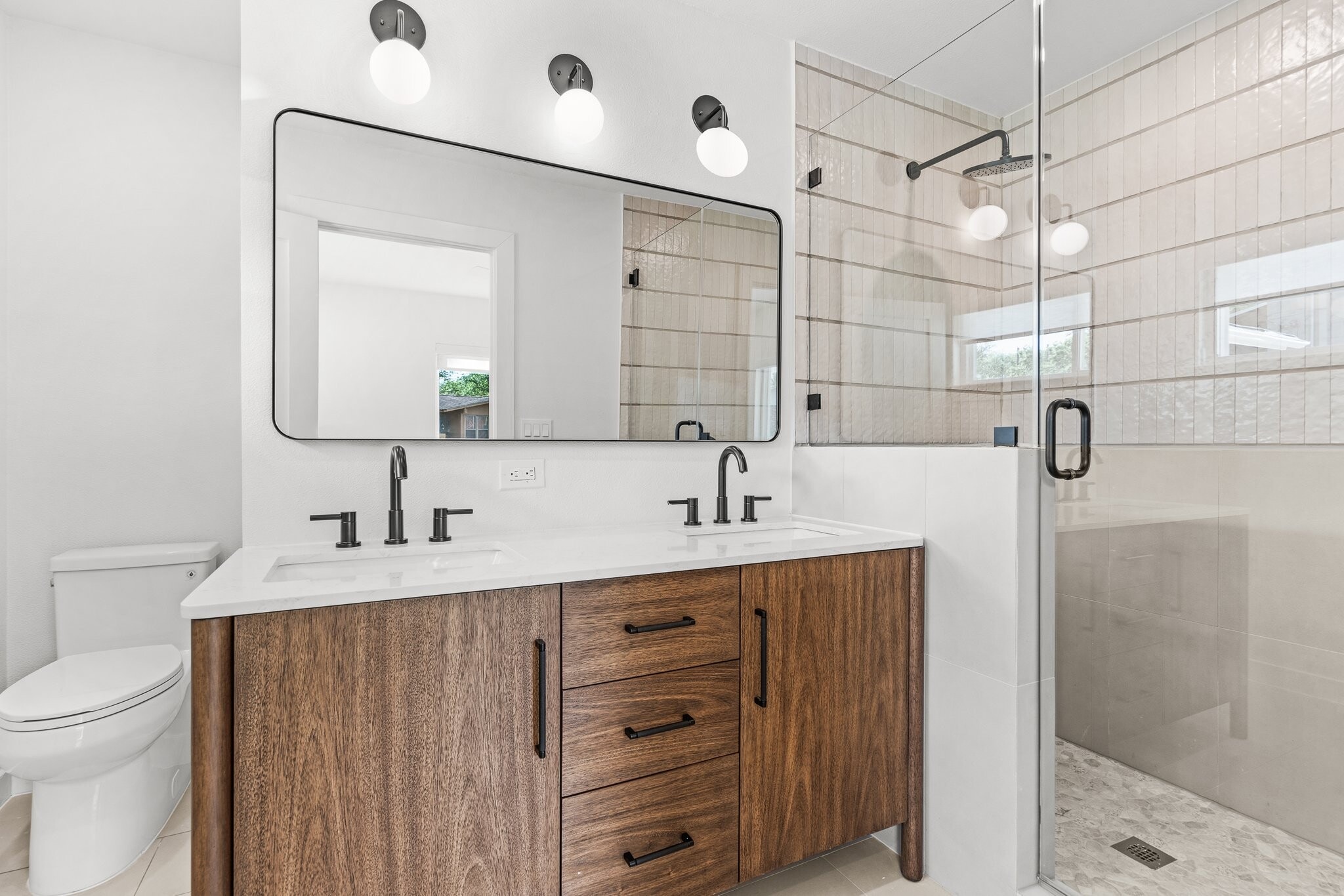 Building Photo - 404 Arbor Ln