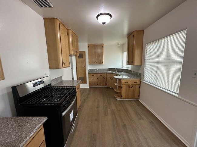 Building Photo - 997 Capper Ave