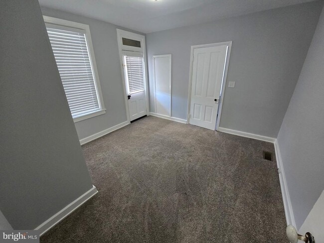 Building Photo - 9 E Simpson St