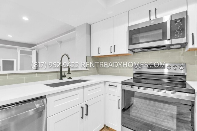 Building Photo - 9801 Walnut St