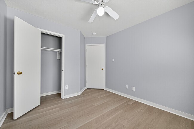 Building Photo - 18402 Willow Moss Dr