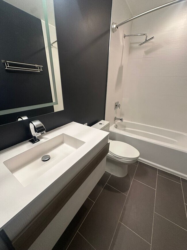 Building Photo - Modern 2 Bedroom, 2 Bathroom Penthouse with Parking in Historic LeDroit Park