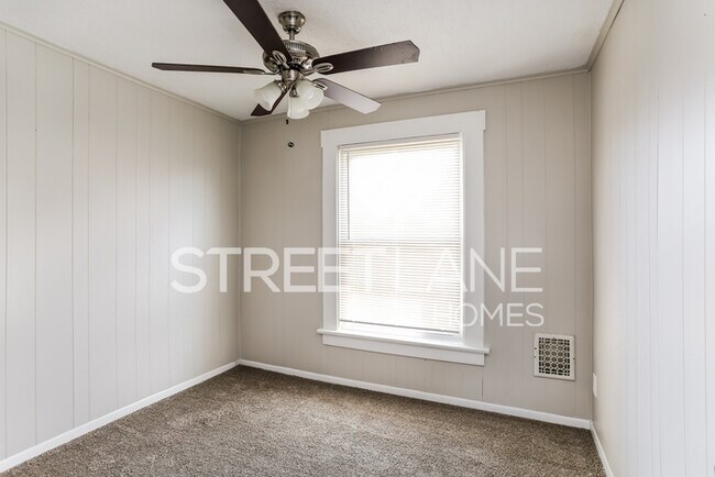 Building Photo - Charming 3 Bedroom in Columbus!