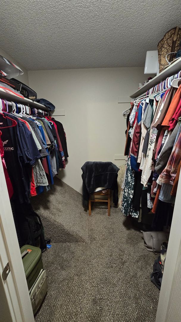 Building Photo - 2 Bed, 1.5 Bath Townhome with Garage Near McKee Medical Center