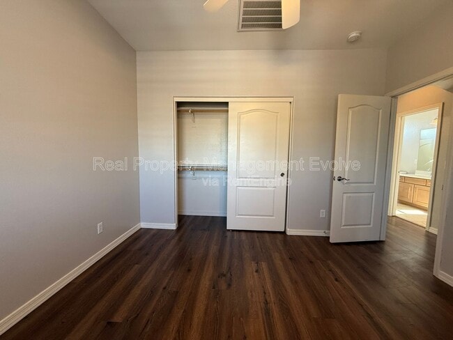 Building Photo - 4287 S Kimberlee Dr