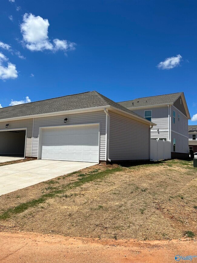 Building Photo - 407 Falls Pointe