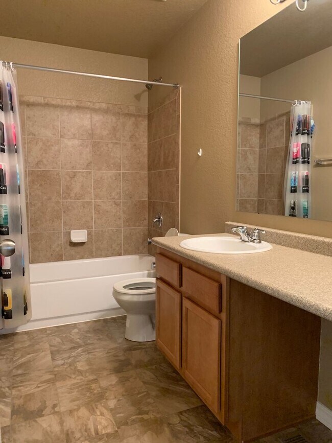 Building Photo - 1004 Diamond Rim Dr