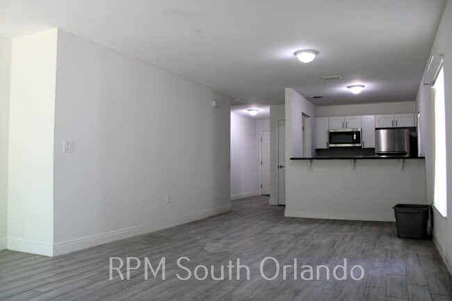 Building Photo - Beautiful 3-bedroom 2 bath single story home in SW Orlando near International Drive