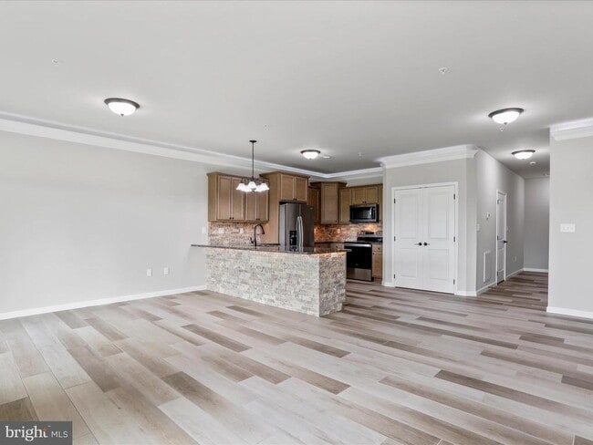 Building Photo - 129 Delano Dr