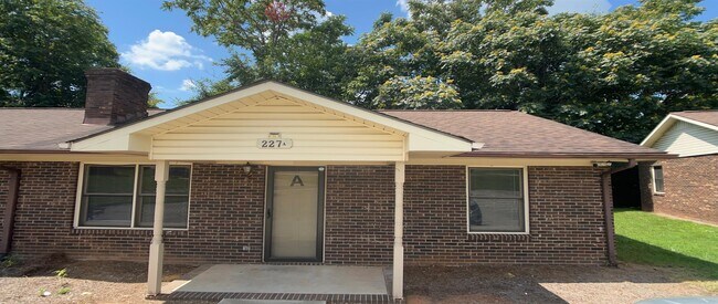 Building Photo - 227 Welch Ave