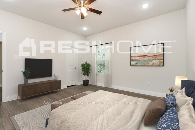 Building Photo - 3200 Chippewa Trail