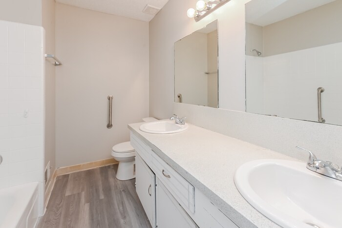 Building Photo - 112 Tillbury Dr