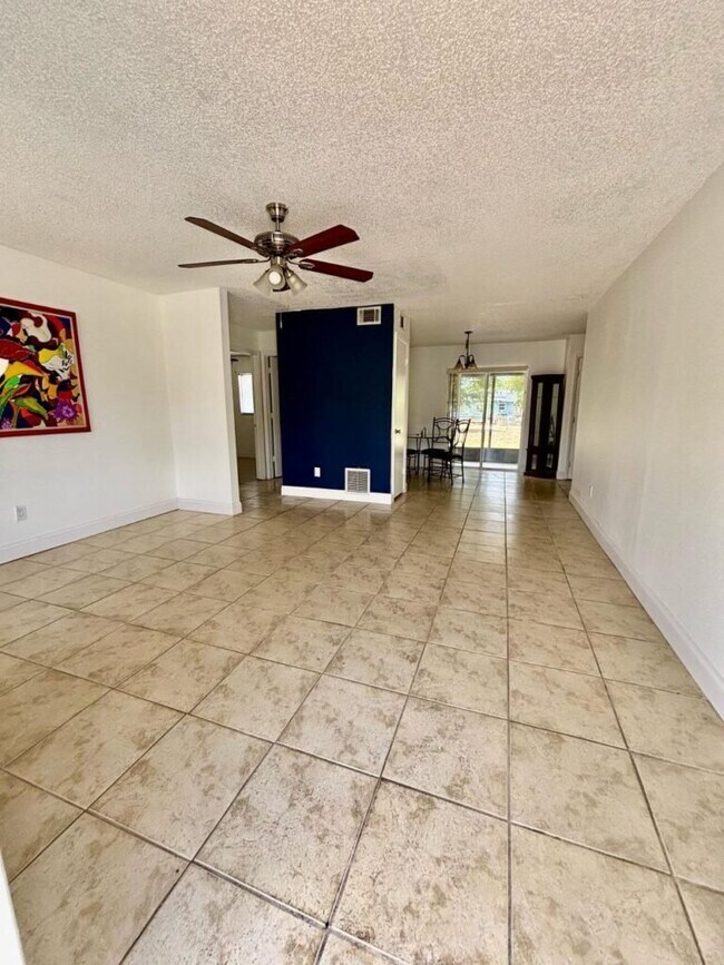 Building Photo - 4523 Ligustrum Way