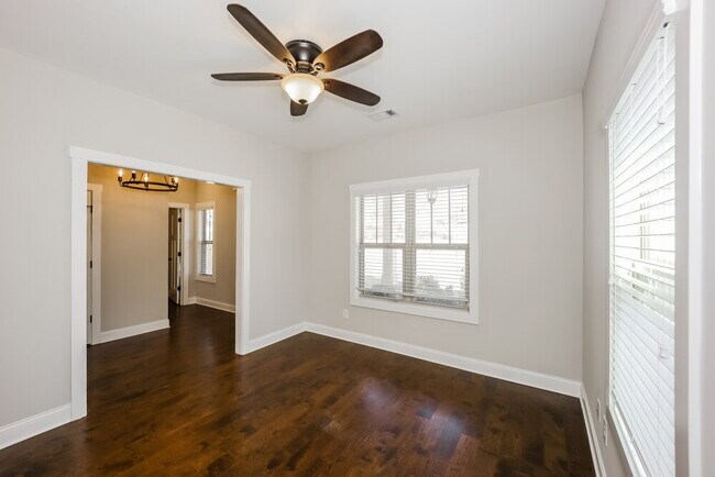 Building Photo - 13 E Field St