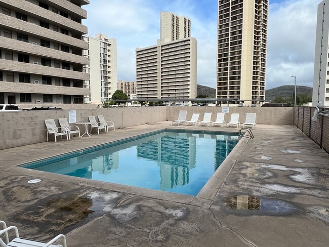 Building Photo - Salt Lake (Honolulu) Ilima West - 2 bedrooms, 1 bathroom with AC, 1 assigned parking