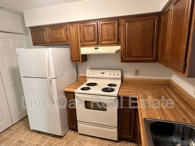 Building Photo - 2605 Meadows Landing