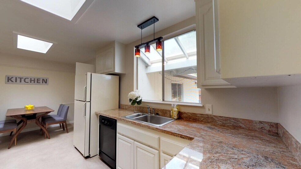 Building Photo - 1432 Bel Aire Rd