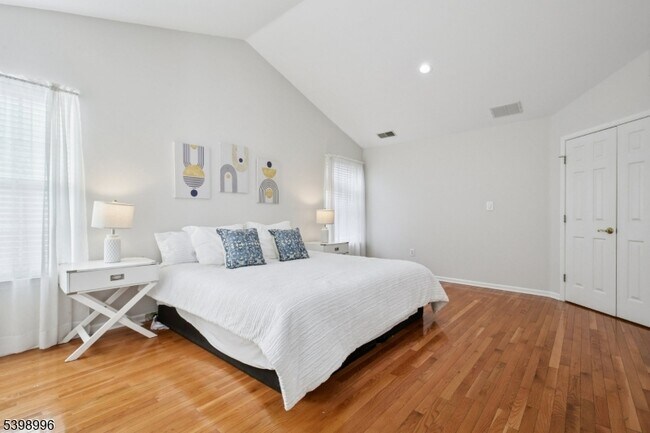 Building Photo - 12 Hansom Rd