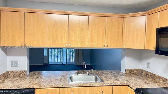 Building Photo - 7175 Orange Dr