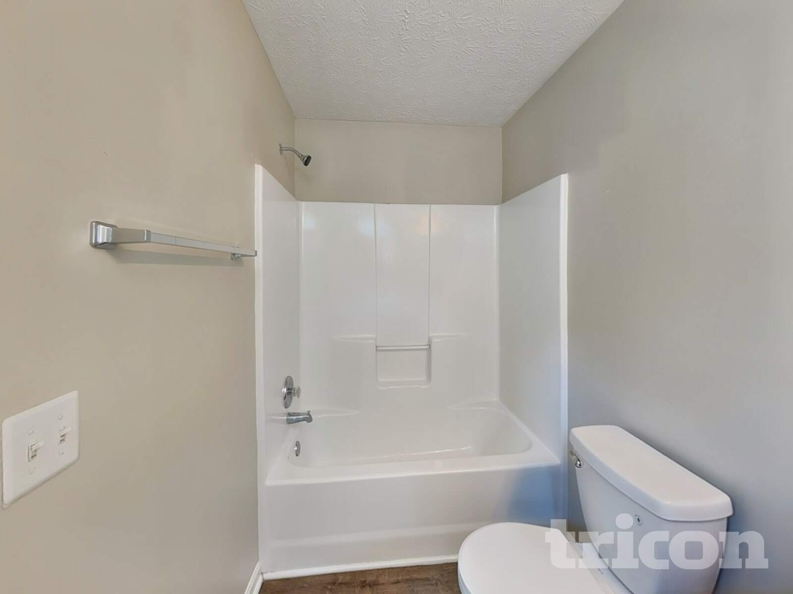 Building Photo - 220 Oak Grove Way