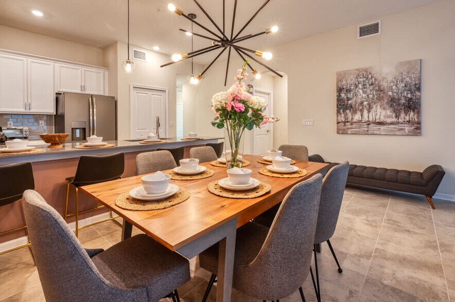 Building Photo - 853 Ocean Course Ave