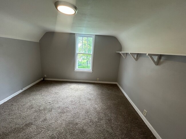 Building Photo - 809 W Linden St