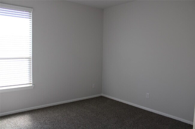 Building Photo - 769 Beebrush Dr