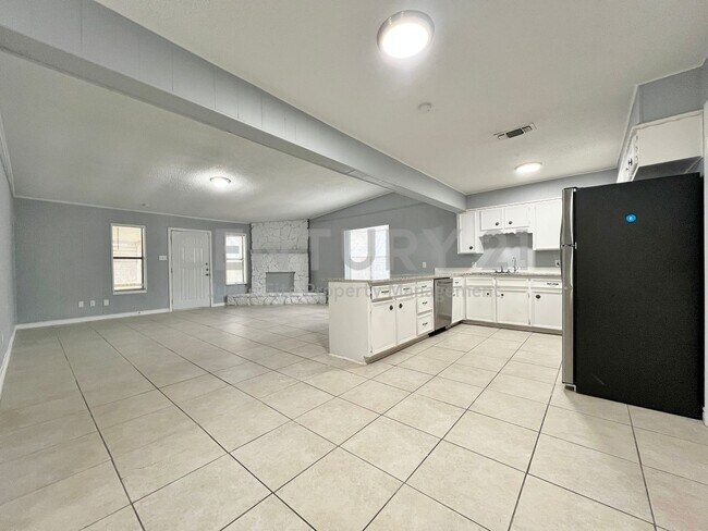 Building Photo - Beautifully Updated 5/3/2 in Fort Worth For Rent!