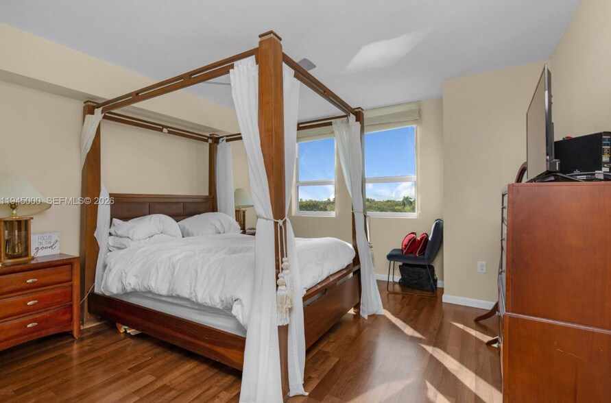 Building Photo - 610 W Las Olas Blvd