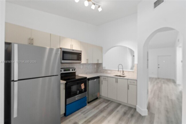 Building Photo - 2930 SE 12th Rd