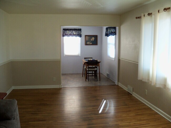Building Photo - 3214 Harmony Ln