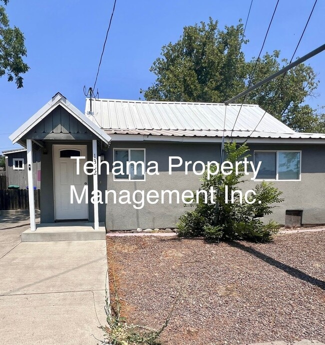 Primary Photo - Charming little home in Red Bluff