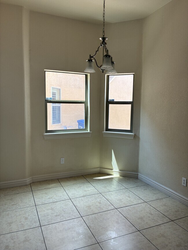Building Photo - 3716 Almond Beach Dr