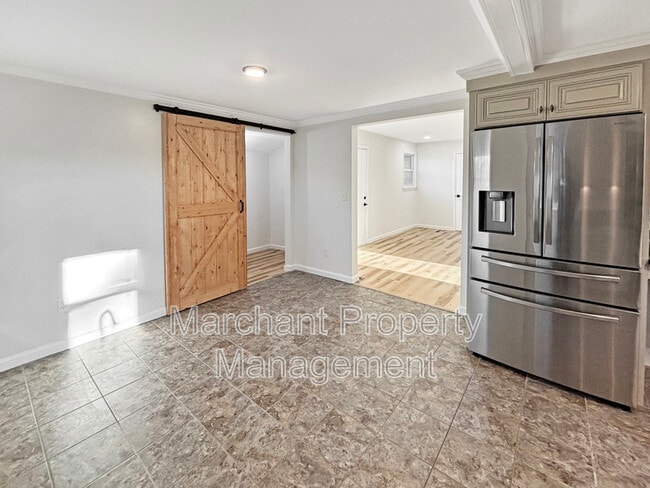 Building Photo - 8 E Sable Ct