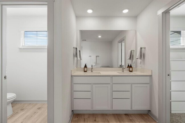 Building Photo - 217 Cupreata Ln