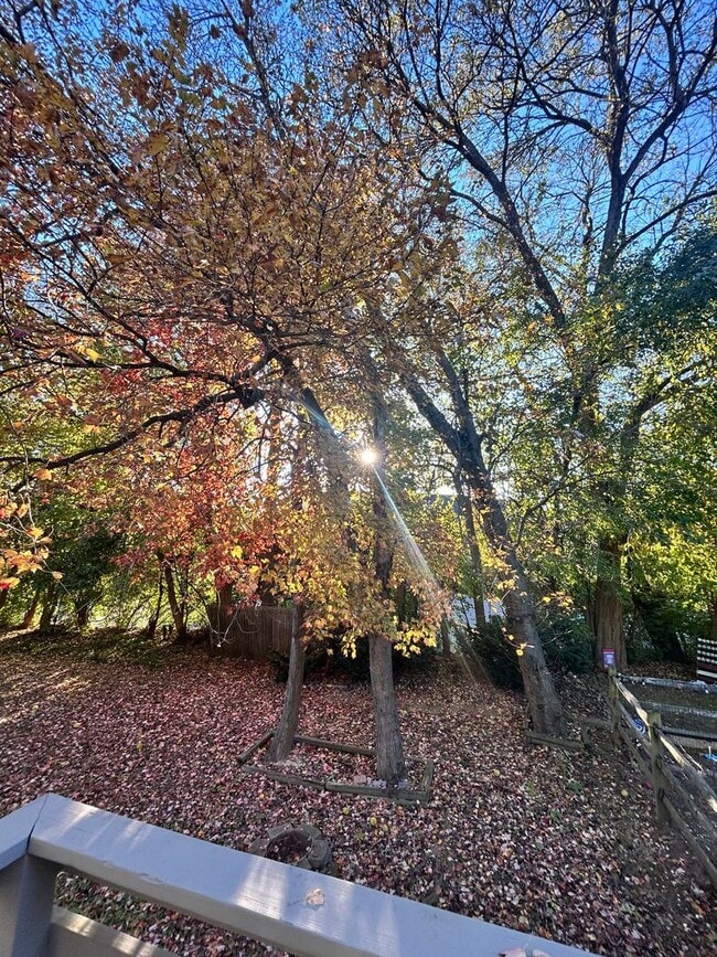 Building Photo - 2 bed 2 bath Townhouse in Woodmill