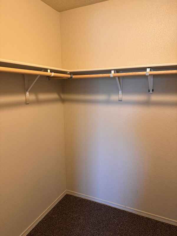 Building Photo - 10639 W Wasdale Dr