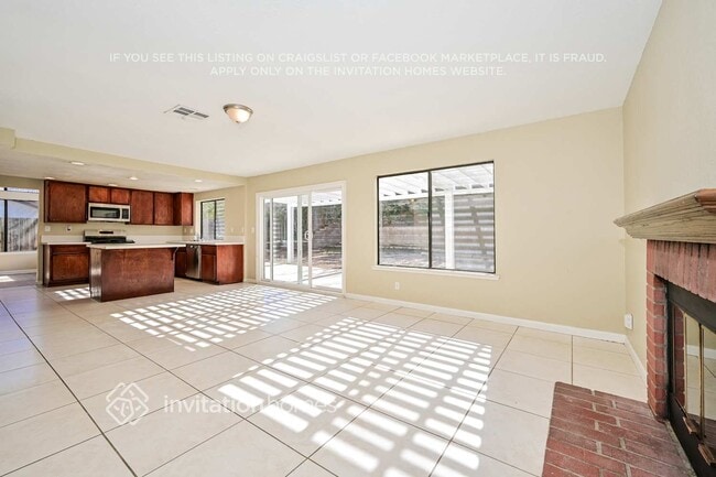 Building Photo - 4640 Vitrina Ln