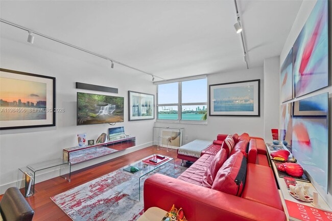 Building Photo - 650 West Ave