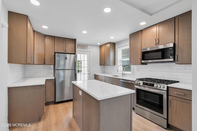 Building Photo - 505 Long Branch Ave