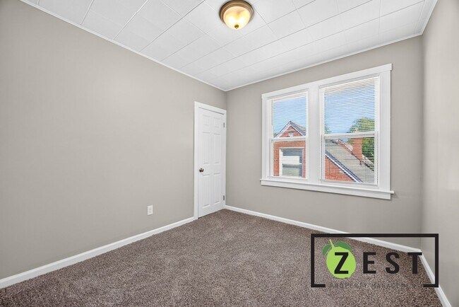 Building Photo - 15494 Bringard Dr