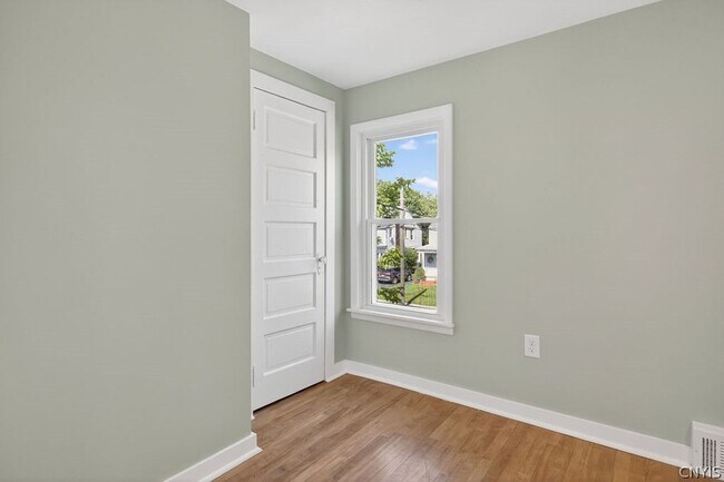 Building Photo - 423 Wendell Terrace