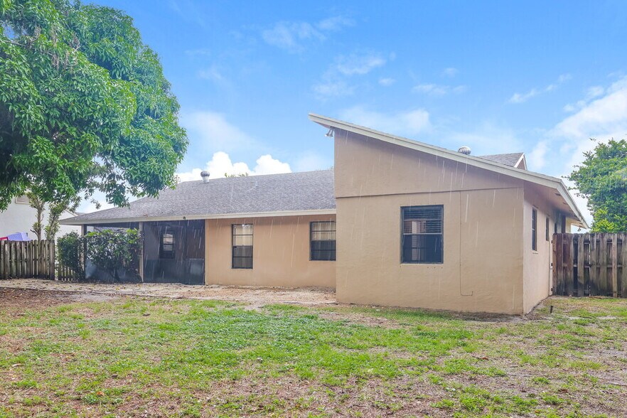 Building Photo - 276 Ponce De Leon St