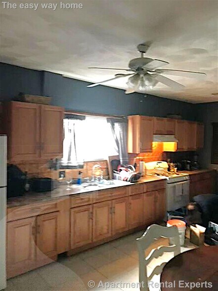 Building Photo - 156 Middlesex Ave