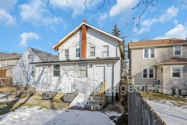 Building Photo - 807 E Deshler Ave