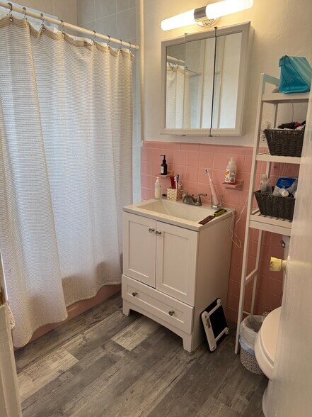 Building Photo - 809 Washington St