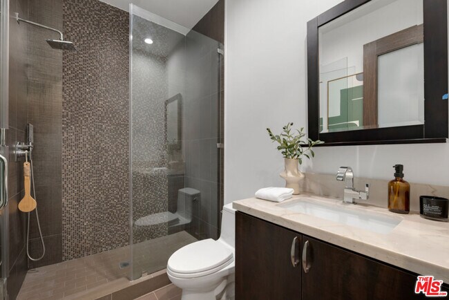 Building Photo - 3116 Elvido Dr