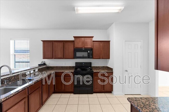 Building Photo - 113 Oriole Dr